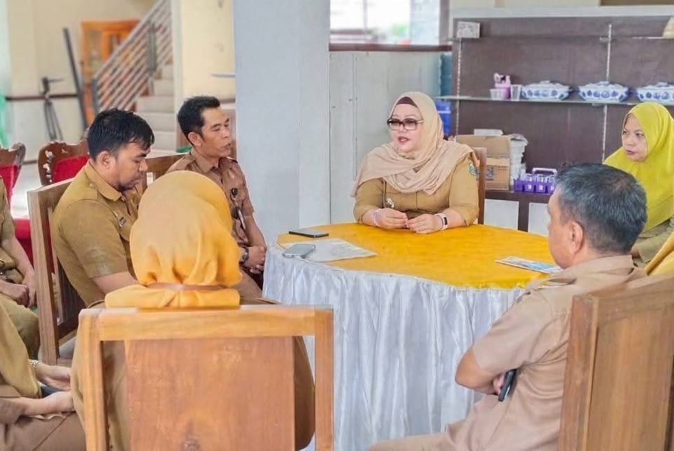 Screenshot_20260317_052112_Facebook Camat Pattallassang Pimpin Rapat Strategi Internal